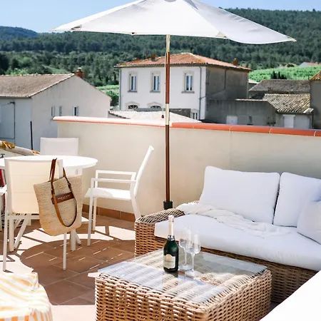 Steinhaus Mit Dachterrasse Und Badefluss アパート Ribaute